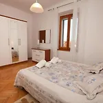 Family-friendly With Swimming Pool - Ugljan - 20390 Apartment *