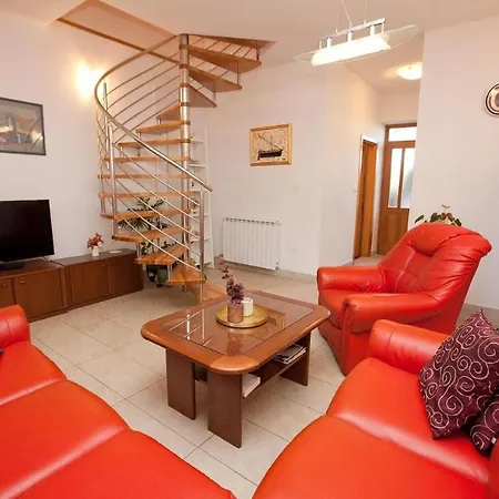 Family Friendly With A Swimming Pool Preko, Ugljan - 20390 Apartamento *