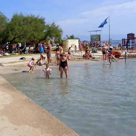 アパート Family-friendly With Swimming Pool Preko, Ugljan - 20390