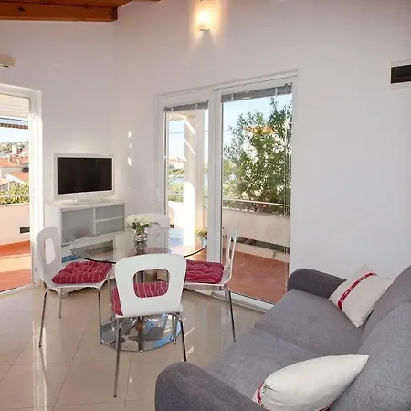 Apartamento Family Friendly With A Swimming Pool Preko, Ugljan - 20390 *