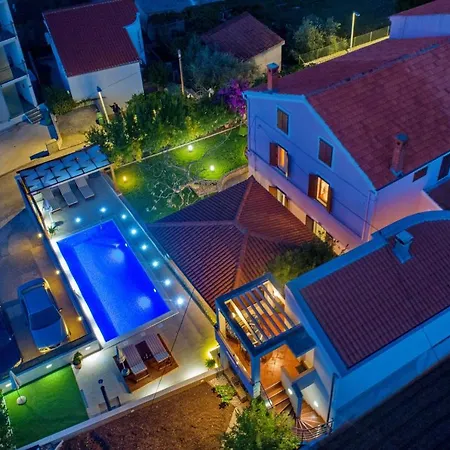 Apartamento Family Friendly With A Swimming Pool Preko, Ugljan - 20390 *