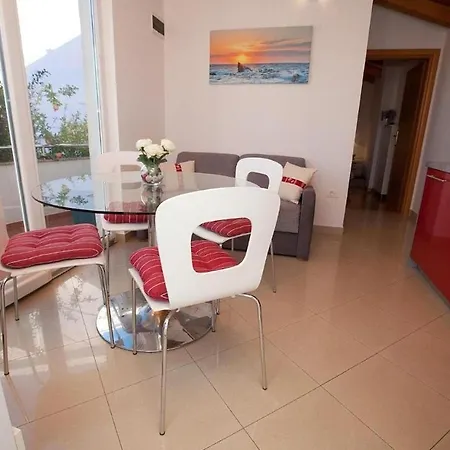 Family Friendly With A Swimming Pool Preko, Ugljan - 20390 Apartamento