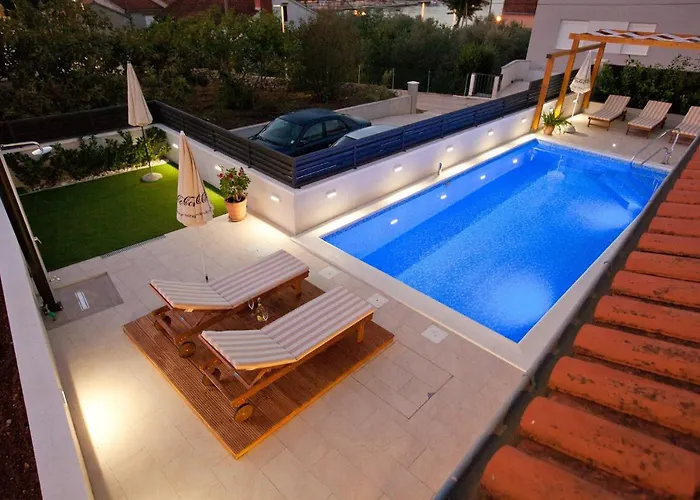 Family-friendly With Swimming Pool - Ugljan - 20390