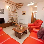 Family-friendly With Swimming Pool - Ugljan - 20390 Appartement *
