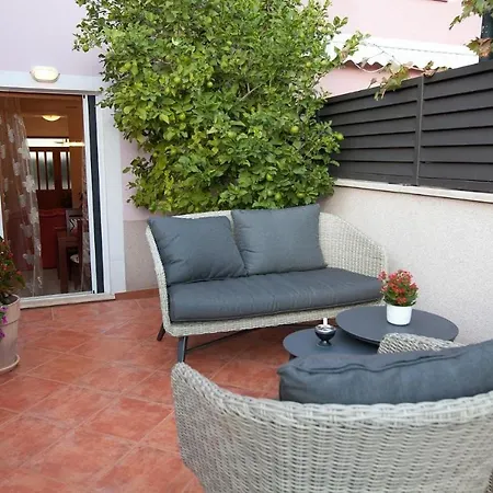 Family-friendly With Swimming Pool - Ugljan - 20390 公寓 *