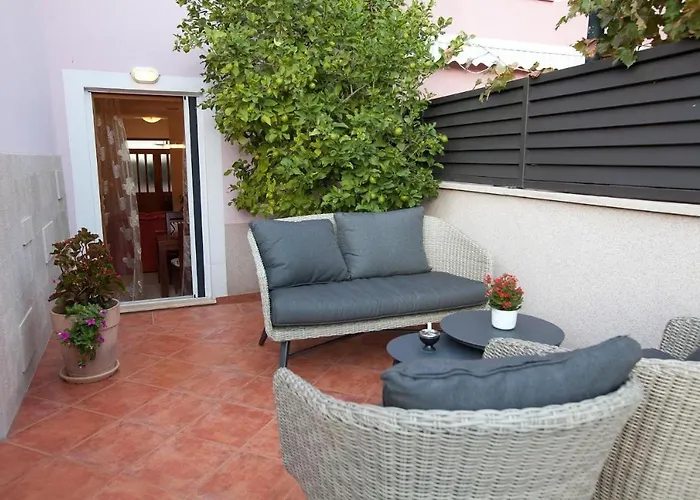 Family-friendly With Swimming Pool - Ugljan - 20390 Διαμέρισμα *