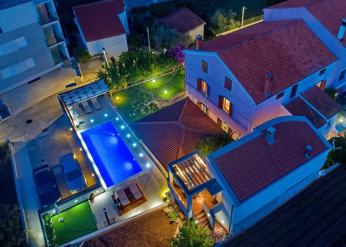 Διαμέρισμα Family-friendly With Swimming Pool - Ugljan - 20390 *