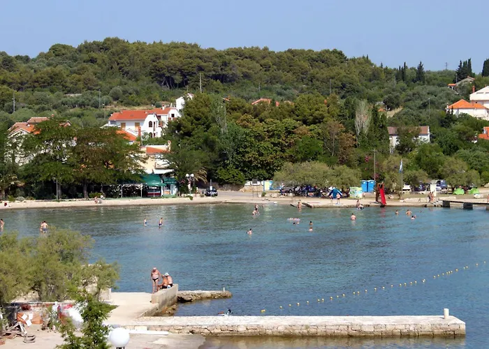 Family-friendly With Swimming Pool - Ugljan - 20390 Preko